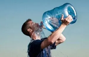 Что будет, если пить много воды: 11 мифов и фактов о питьевой воде