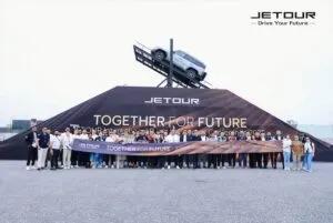 JETOUR Auto Shanghai 2025 көрмесінде озық жолсыз техникасын көрсетіп, жаһандық медиа тест-драйв іс-шарасын өткізді