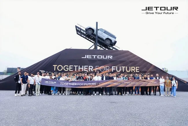 JETOUR Auto Shanghai 2025 көрмесінде озық жолсыз техникасын көрсетіп, жаһандық медиа тест-драйв іс-шарасын өткізді