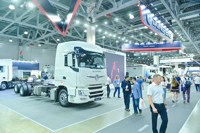 Еуразияны байланыстыру, Әл-ауқатты арттыру Dongfeng Motor компаниясы 2025 жылғы COMvex шетелдік көлік көрмесінде алғаш рет қатысты