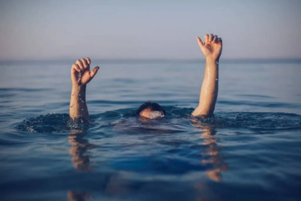 Утонул парень