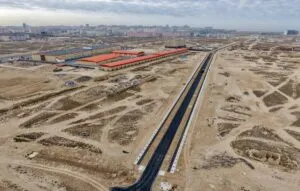 В 36-м микрорайоне Актау строят дороги и полностью обновили сети