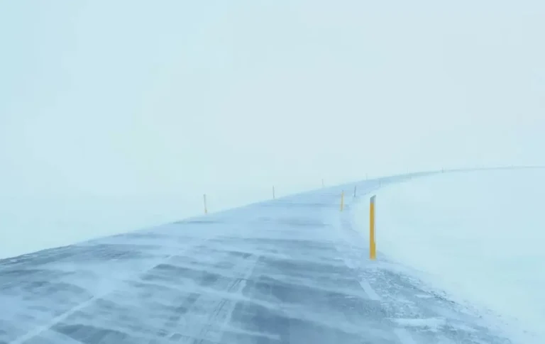 В Актау и области из-за непогоды могут закрыть трассы