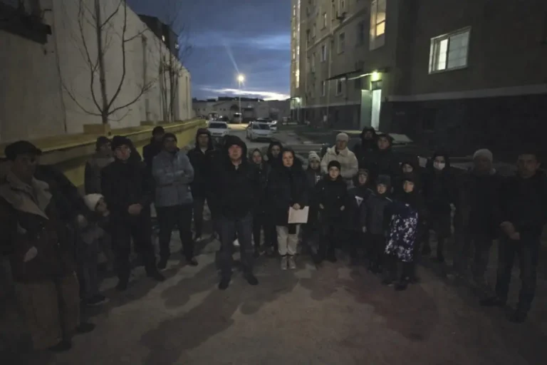 Жильцы дома в Актау остались без газа после взрыва в микрорайоне 32В